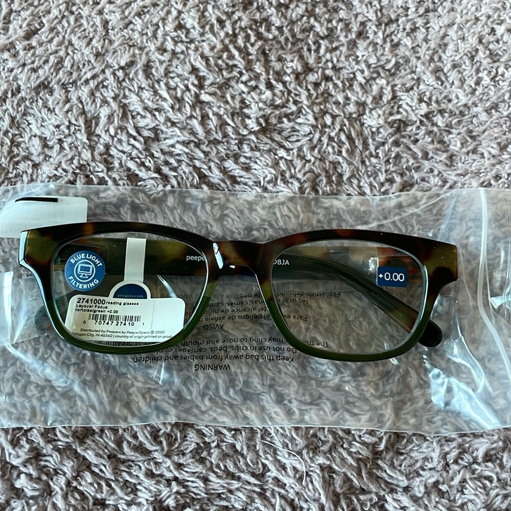 New Peepers Blue Light Glasses in Tortoise Green